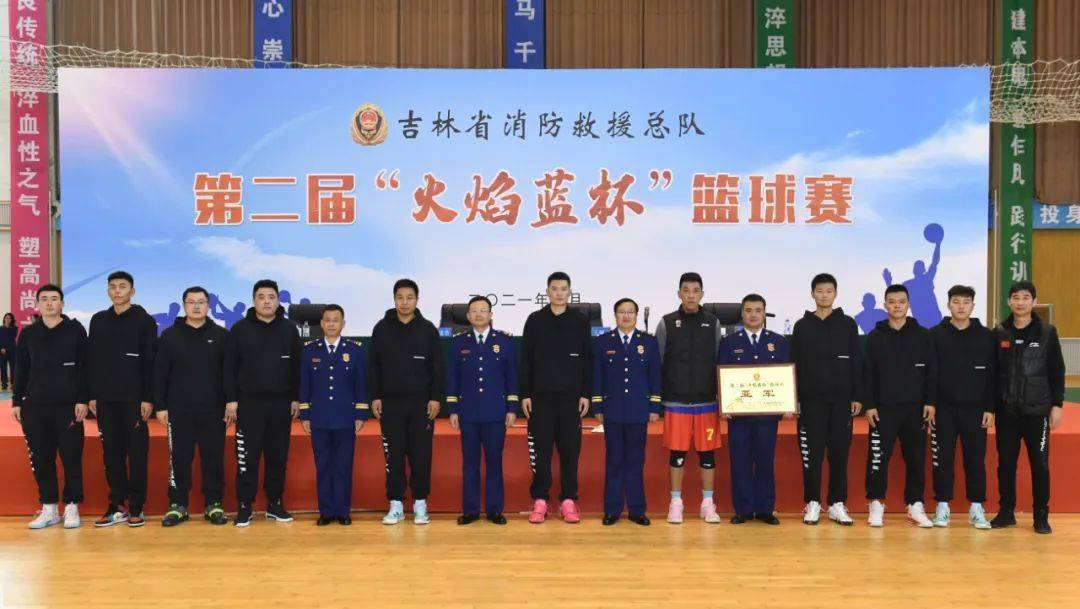 奥地利队长表现出众，团结拼搏