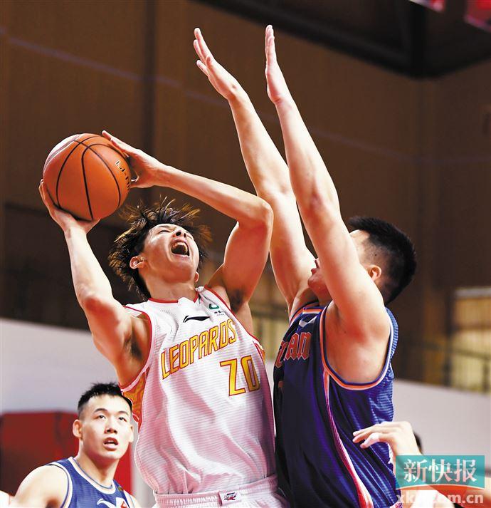 开云体育app-包含深圳男篮大胜广西队，赛季开门红的词条