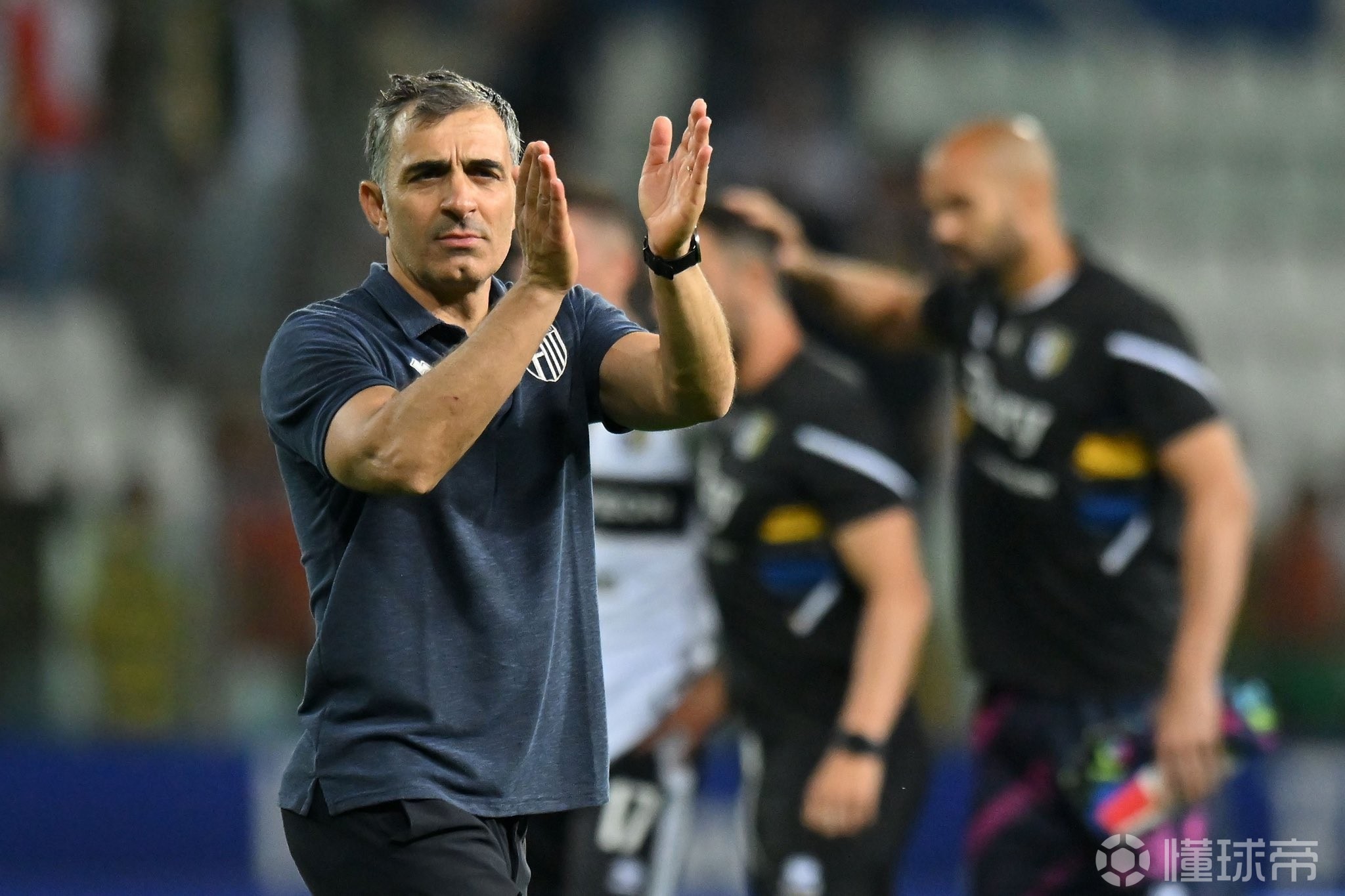 意大利惨败于葡萄牙，主教练面临辞职压力