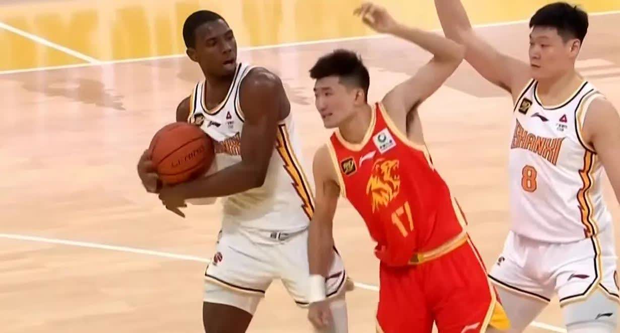 开云官网-包含CBA比赛中一次关键进攻改写胜利局面的词条