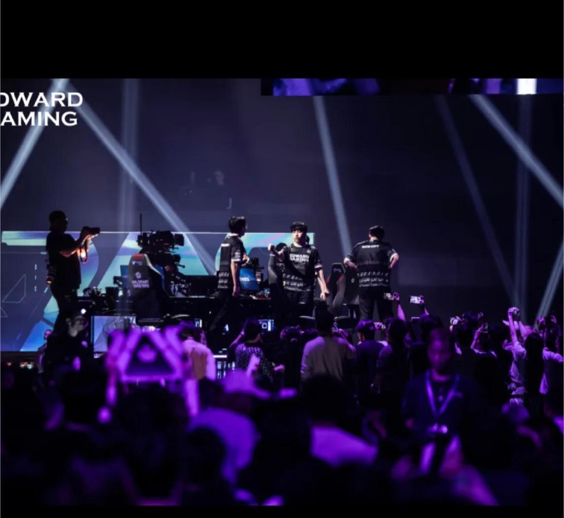 G2碾压EDG，Perkz完成史诗逆转宿敌对决八强赛，强势挺进下一轮