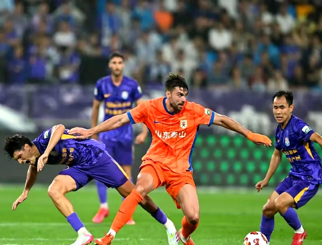 天津泰达逼平一方，双方拼尽全力战局激烈