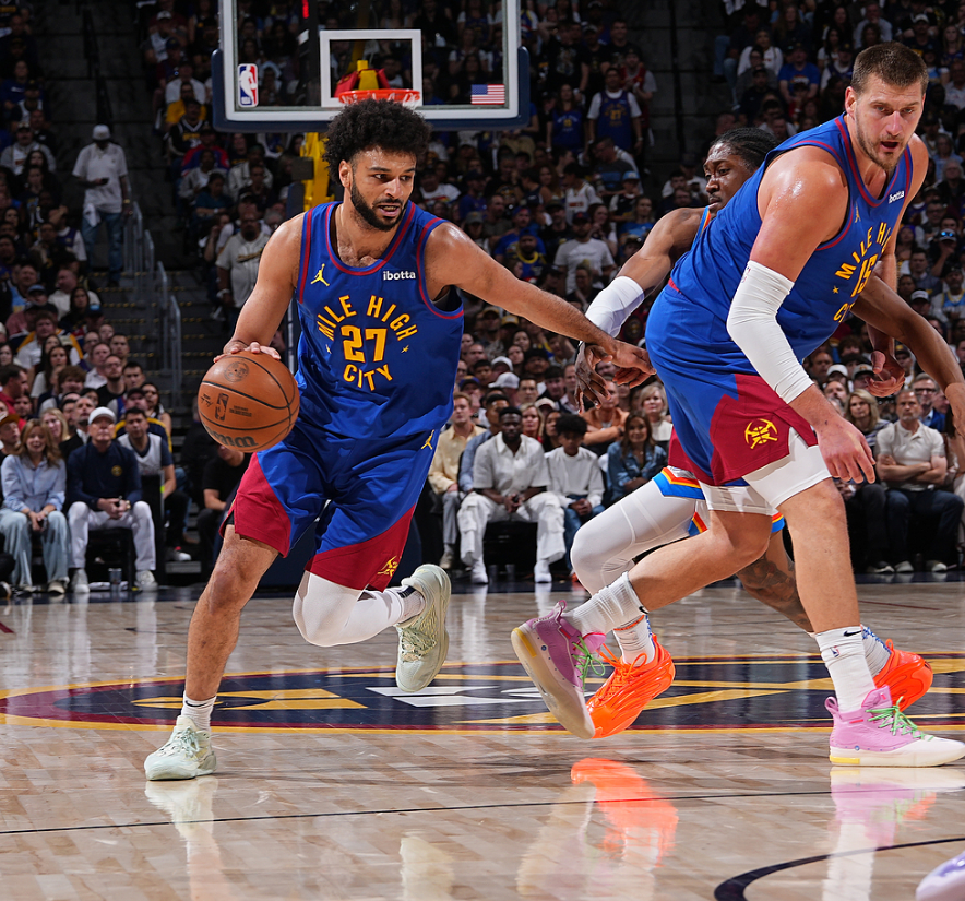 开云体育app-临危受命球员勇挺,球队主场大胜士气大振