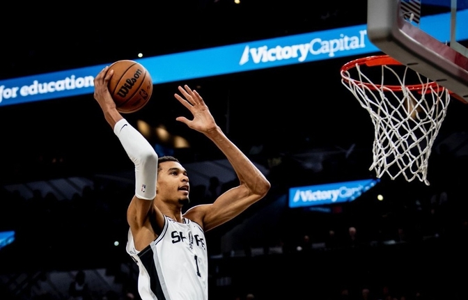 关于国王绝杀马刺,福克斯惊艳四座的信息 关于国王绝杀马刺,福克斯惊艳四座的信息