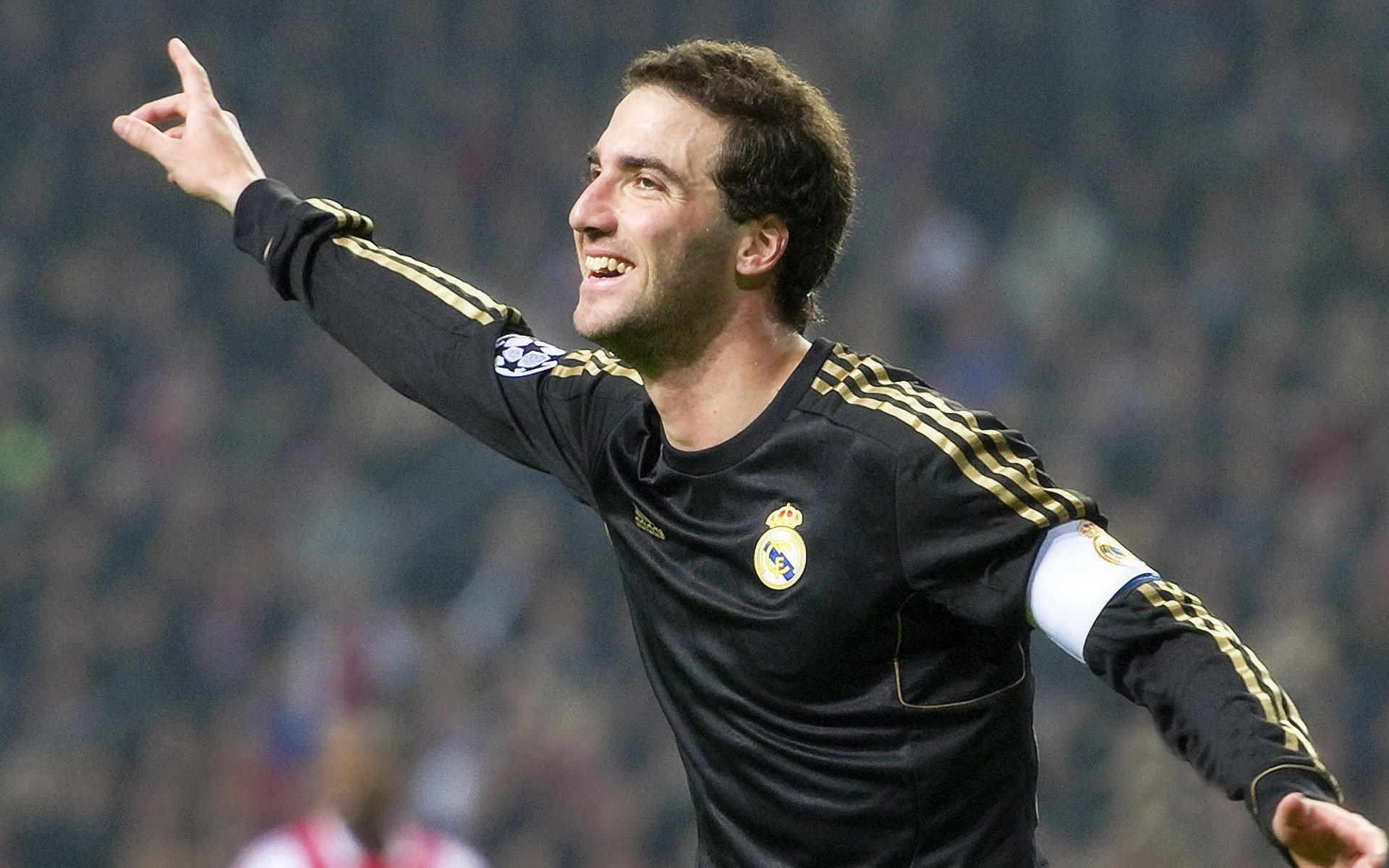 双龙记，英格兰铁蹄横扫波兰之夜，马龙在东方惊艳四座